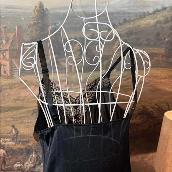 Vintage Olga Nightgown Black Lace Trim Chemise - Picture 5 of 5